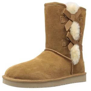 Koolaburra- UGG Victoria Short Boot. Size 9